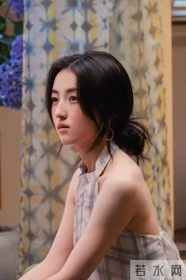 王梓莼也算是黑红了，连前男友都被扒，其长相酷似韩国男星李洙赫