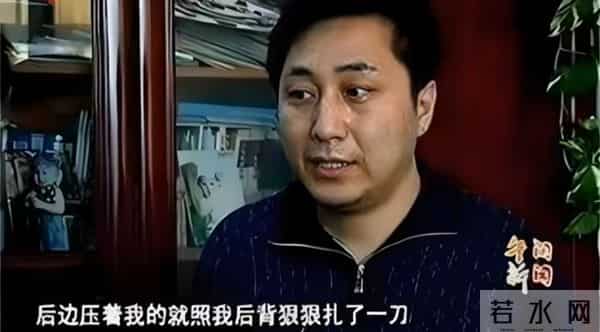 他畏罪潜逃13年间拍40多部戏，被抓时已是大明星，出狱后迎接新生