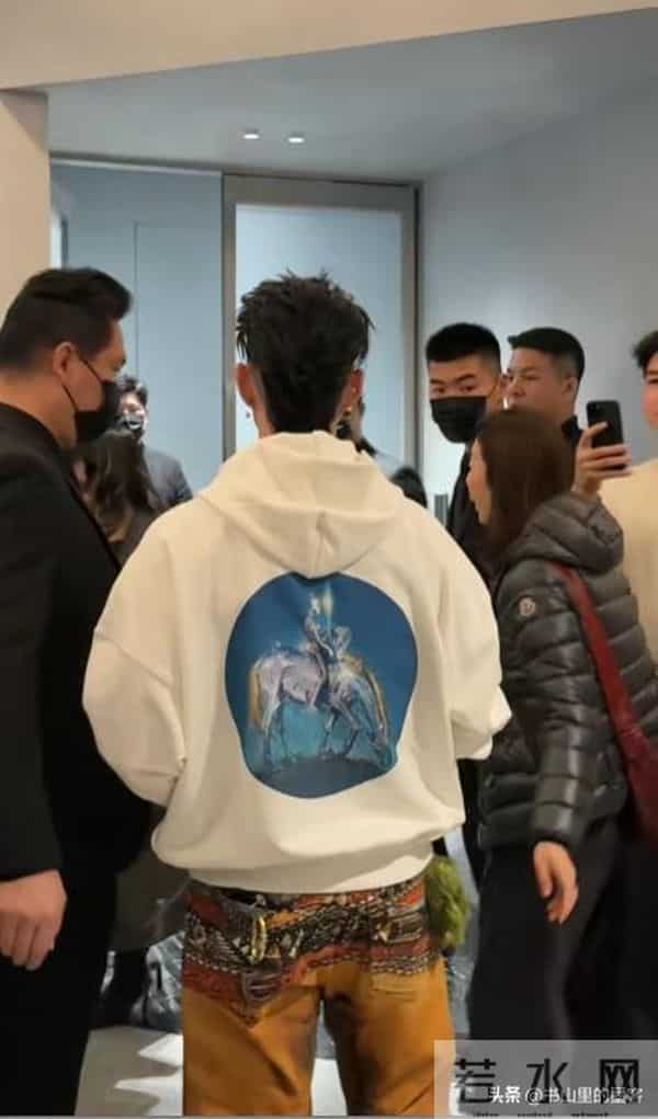 47岁吴建豪现状让人心酸，尖嘴猴腮，又瘦又普，男神越来越像老头