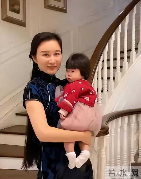 他是杜星霖前夫，离婚10年看她嫁大31岁导演生3娃，如今他后悔吗