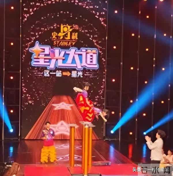 负债百万、装疯卖傻、为非作恶，星光大道草根歌手现状太落魄