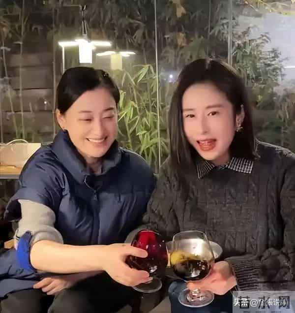 颖儿不拿自己当外人，空手去梅婷家吃饭，"顺走"3条Prada新裙子