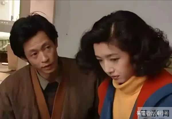 57岁江珊现状让人心酸,脸垮嘴斜,满头的白发,一代女神像老太太