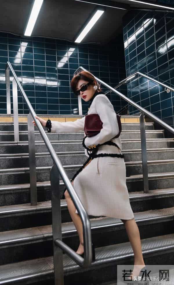 辛芷蕾今日纽约看秀，身穿CHANEl2026春夏系列，美的如此赏心悦目