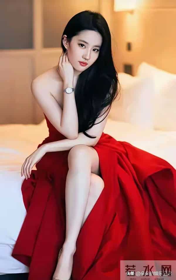 骨相美天花板！刘亦菲红裙加身，一双美腿直接封神！