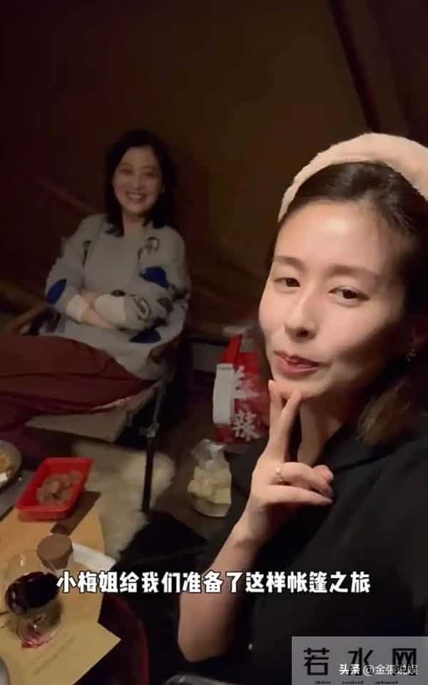 颖儿不拿自己当外人，空手去梅婷家吃饭，"顺走"3条Prada新裙子