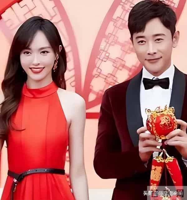 夫妻就是同林鸟，看到罗晋唐嫣并肩前行，才知什么是恩爱夫妻