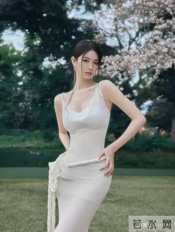 陈雅欣-身材和颜值太扛打了,性感身材搭配神仙颜值,楚楚动人。