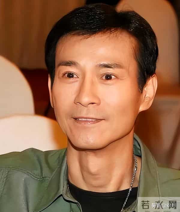 3段婚史4个女儿，靠妻上位却婚内出轨，曾抛妻弃女的他如今怎样