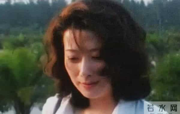 权色交易、陪睡上位，她压根不沾边，简直是娱圈的一股“清流”