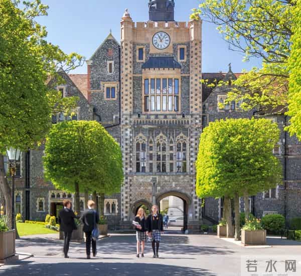 被判入狱只是冰山一角!法院出手,吴亦凡再迎噩耗,表哥也被牵连