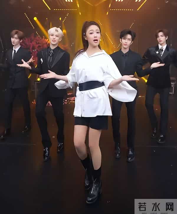 看破不说破,“手表风波”5个月后再看曾毅和玲花,答案一目了然