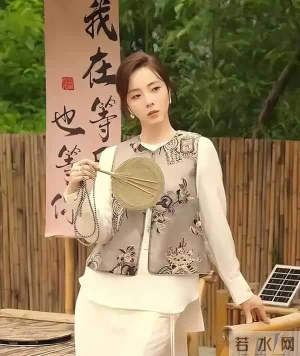 藏不住了？李思思离开央视原因曝光，原来她的“野心”不止于此！