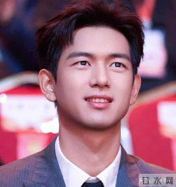 悬着的心终于放下了，从顶流到销声匿迹的李现，已走上了另一条路