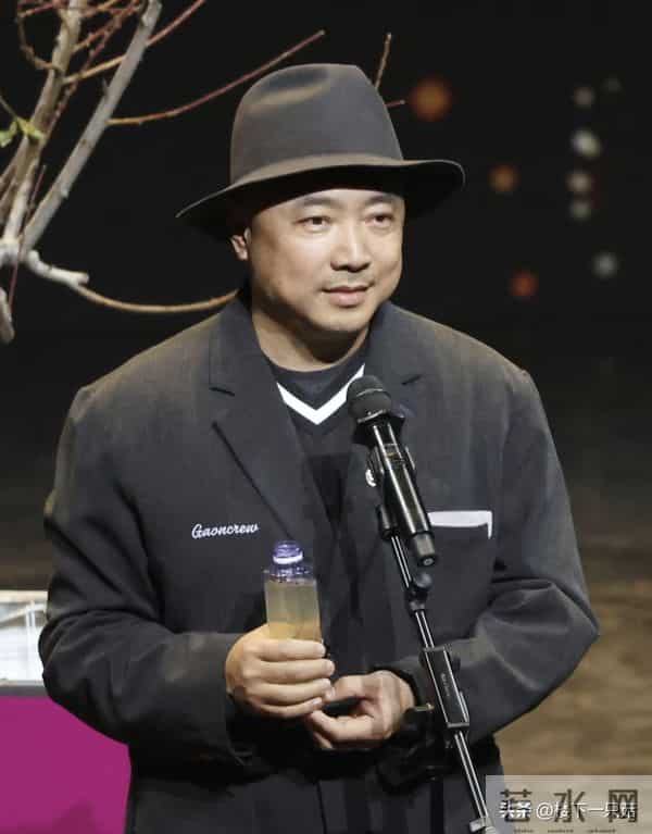 53岁徐峥没有想到 因为母校上戏理发阿姨的一句喊话 实现了口碑暴增