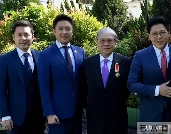 霍启刚也没想到，他79岁的父亲霍震霆，如今还能再为霍家“争光”