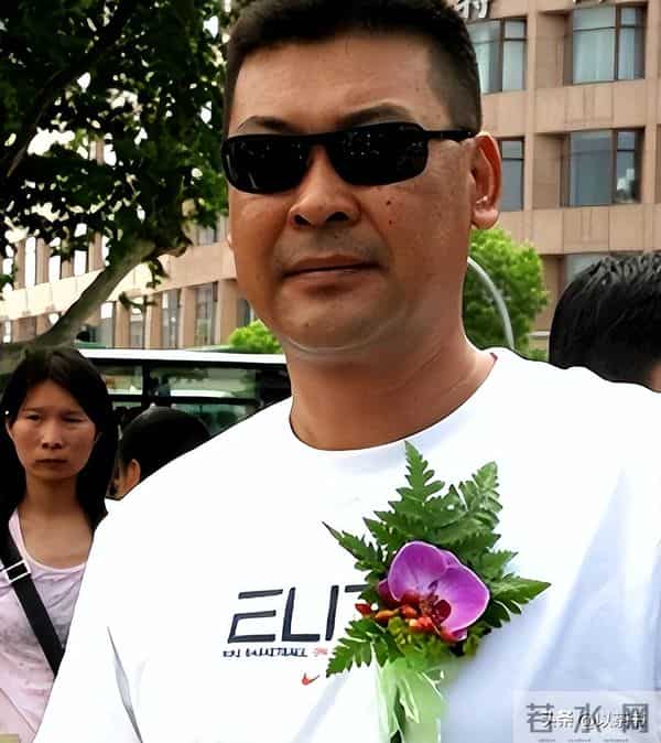 性子出了名的随和,曾身患癌症妻子不离不弃,演员侯传杲现状如何