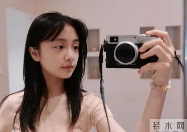 童星冯雪雅写真,这身姿太有大明星的范儿了