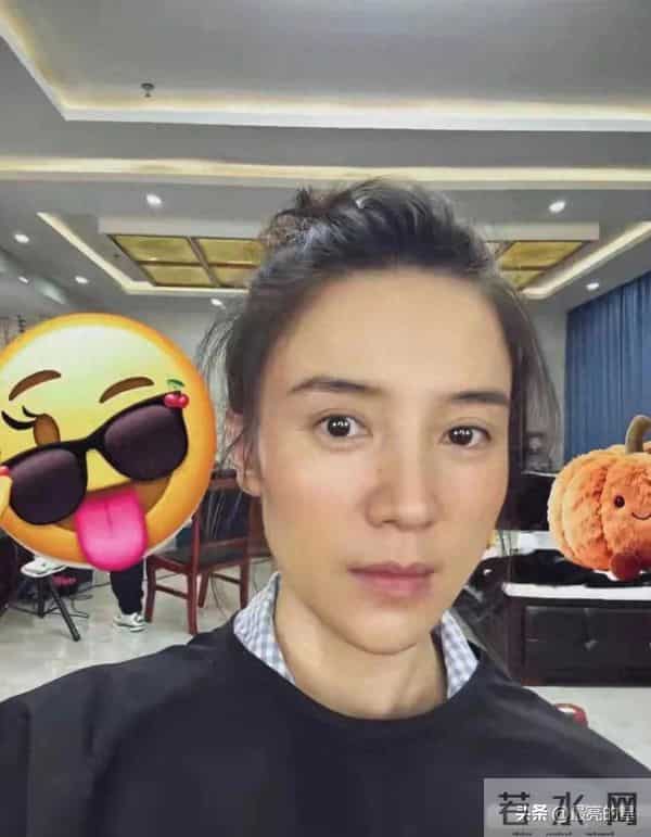 宋佳素颜是这个样子的,感觉有点不像了,没有电视上那么靓丽了