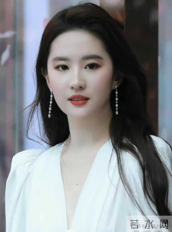 刘亦菲的美,清冷仙气,美得人不敢靠近