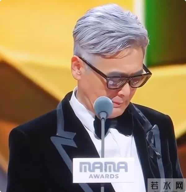 当70岁周润发与37岁权志龙站一起，我才彻底明白，什么叫相由心生