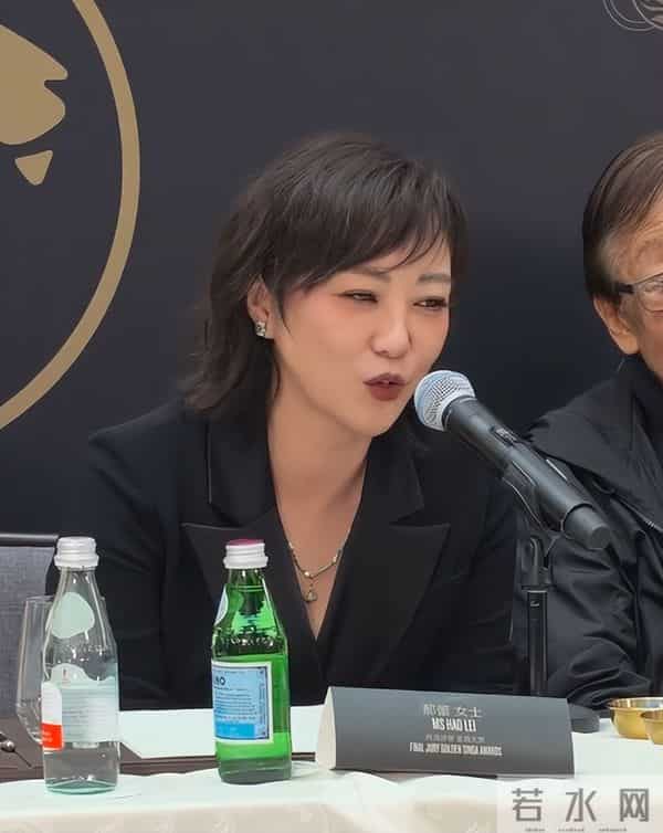 郝蕾风波后现身金狮评委，面部肿胀眼神犀利，尬笑回应没骂辛芷蕾