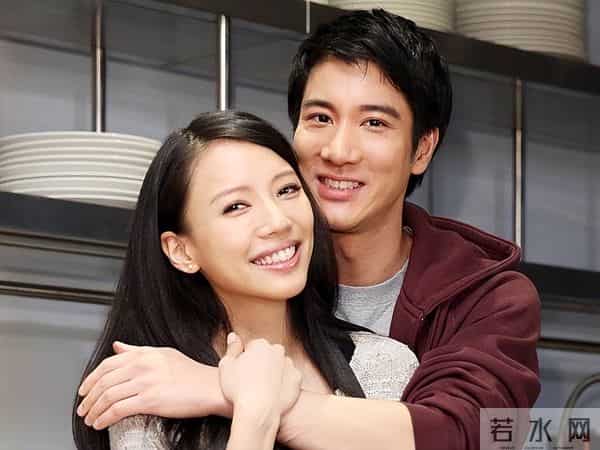 离婚2年，11岁还未上学的孩子，揭开了王力宏和李靓蕾仅剩的体面