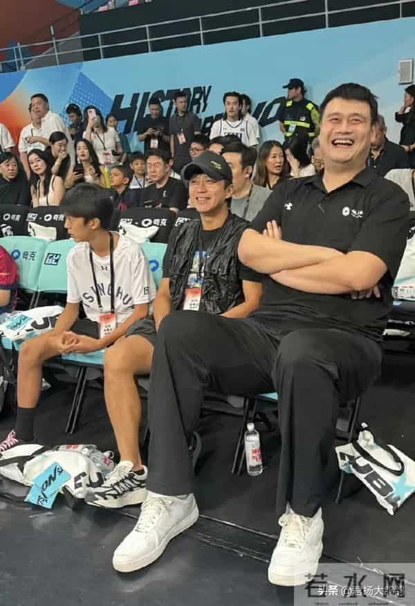 同样是星二代，把刘诗诗的儿子和孙俪的儿子一对比，差距就出来了