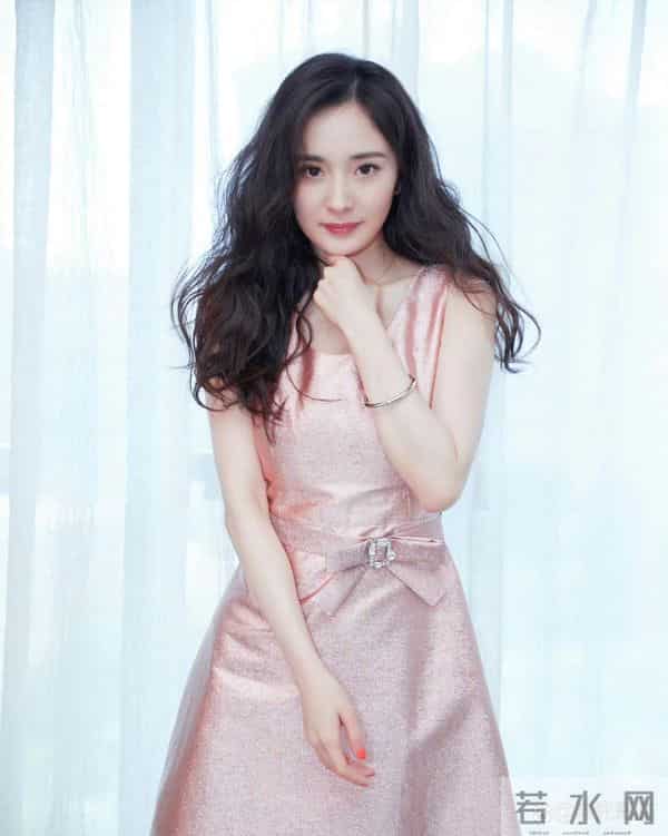 杨幂 粉嫩娇俏 又欲又可爱