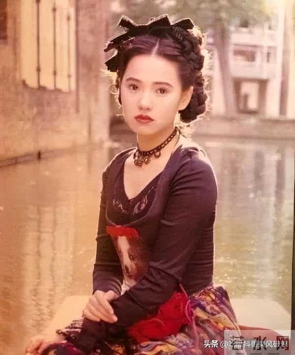 笑喷了!秦昊真有福,伊能静旺他,继子恩利也旺他