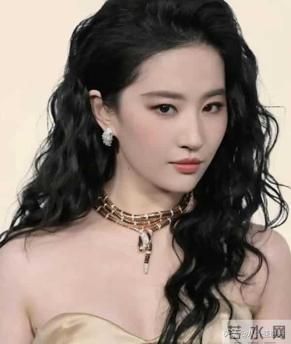 刘亦菲一出手，内娱“牛鬼蛇神”出现了，赵丽颖、杨幂全都被牵连