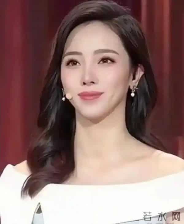 藏不住了？李思思离开央视原因曝光，原来她的“野心”不止于此！