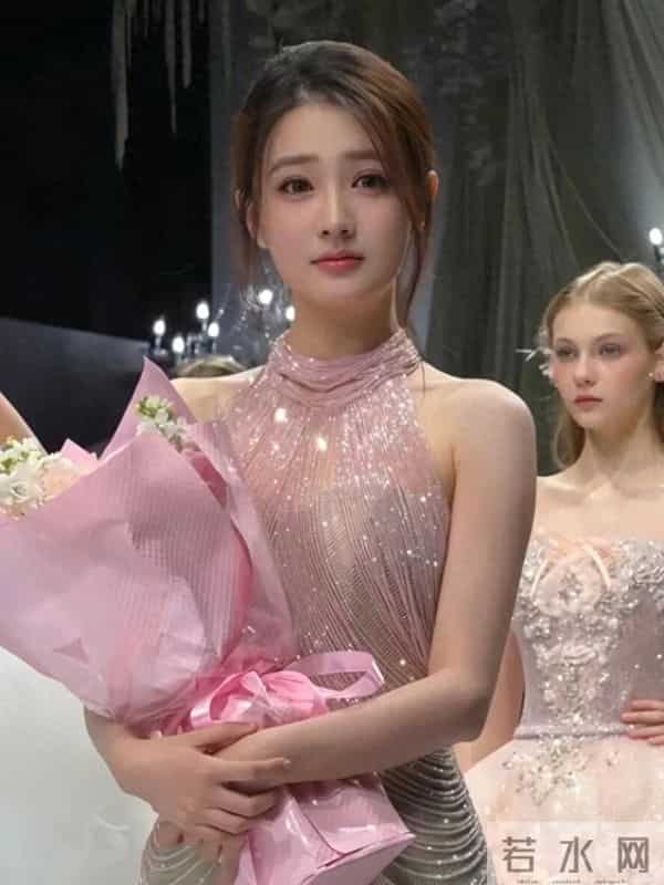 终于找对路子!徐璐惊艳亮相,果然堪称国色!