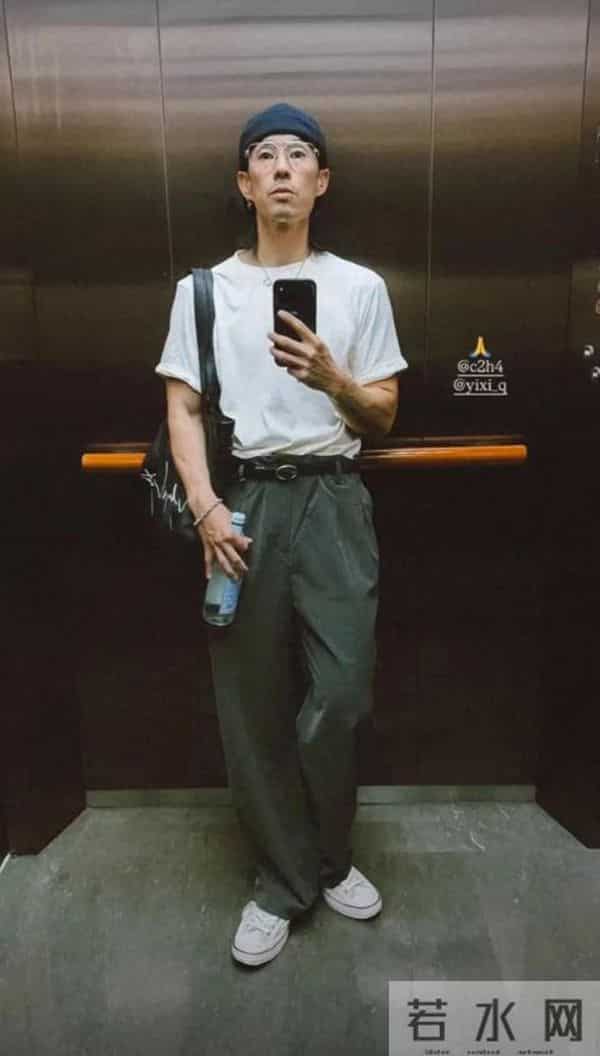 47岁吴建豪瘦脱相!减40斤肌肉男秒变麻杆老头,网友:是生病了吗