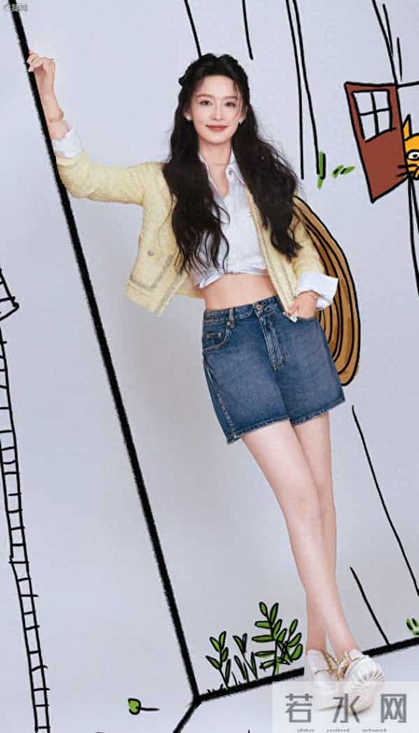 李沁牛仔短裤穿搭写真,这个腿绝了,极品太美了