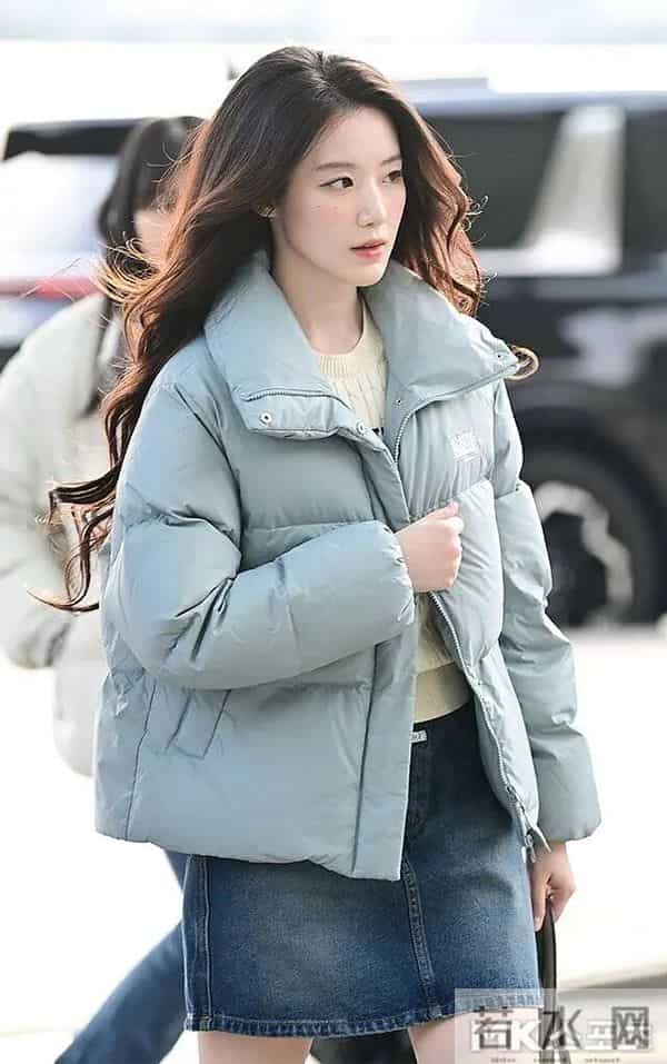 冷白皮穿搭模板来了！叶舒华这套冬装穿得太显气质