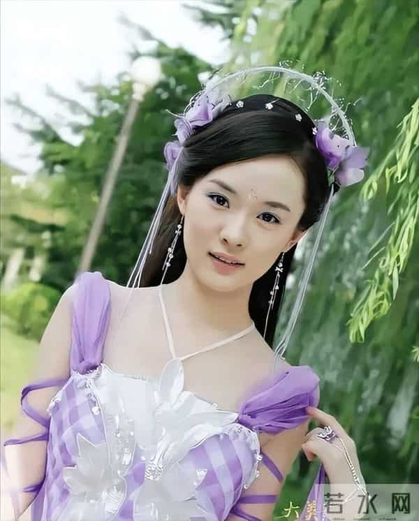 江一燕温州街头被偶遇,穿短裙腿被冻到黑紫,脸馒化到差点认不出