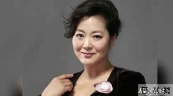 国家一级演员王茜华:45岁高龄为小丈夫生儿子,她后悔了吗?