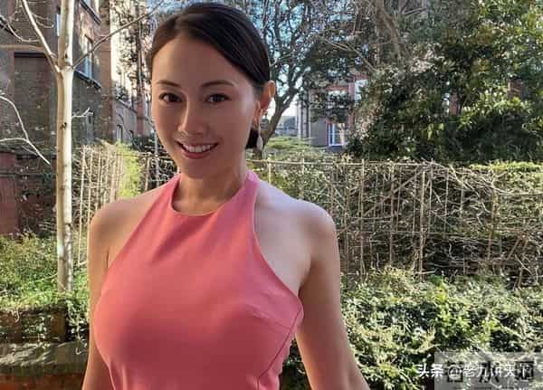知名香港女星否认隆胸，身材从小就丰满，曝有多位富豪开价包养