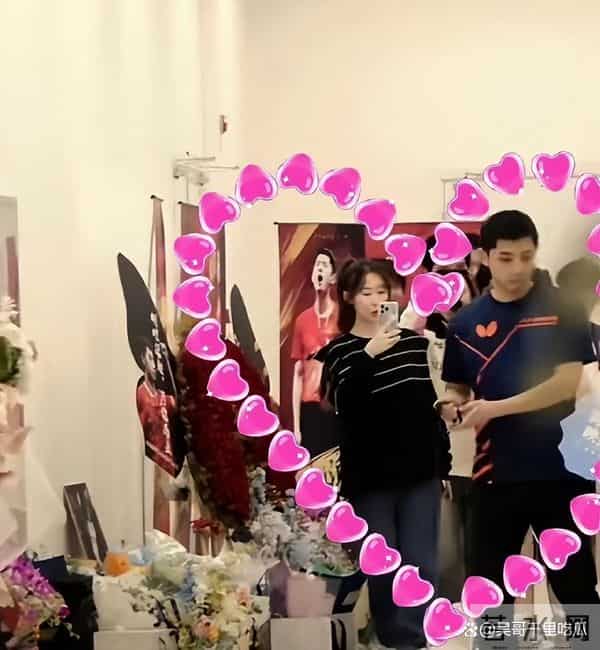 张继科低调恋爱五年！现在下颌松弛有肉感，张蕊眼尾下垂显憔悴