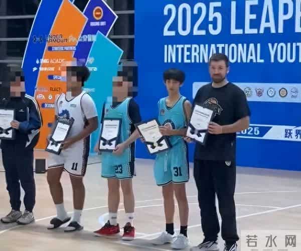 张艺谋没说错,看似“不合群”的孙俪,是娱乐圈真正的“聪明人”