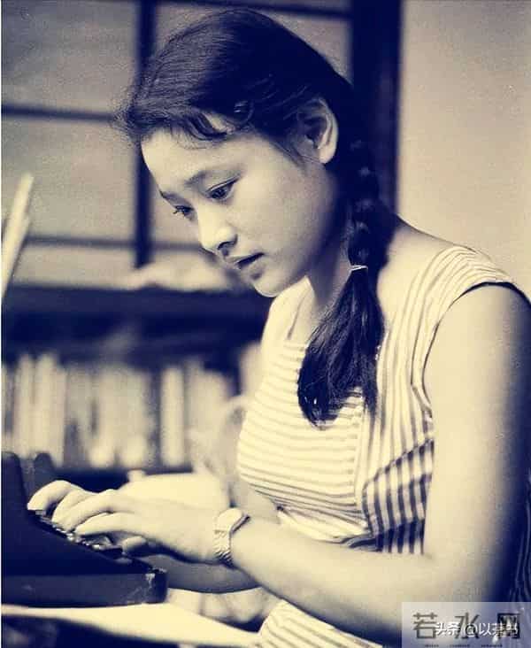 陈冲前夫是他，73岁眼睛炯亮，多年来从事幕后，发展不错生活低调