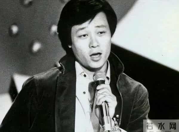 71岁寇世勋现状，晚年和原配一家生活，二房随3名子女远在国外