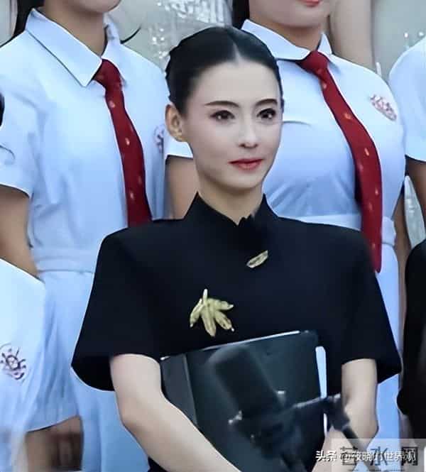 与谢霆锋分开14年后，45岁张柏芝高调官宣喜讯，原来一切早有预兆