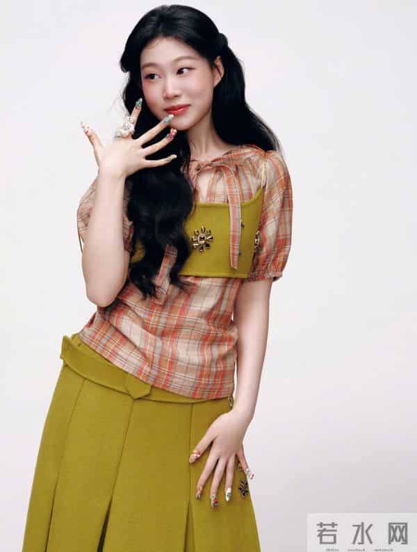 19岁沈佳润再登封面，“最丑星二代”穿上丑衣服，意外讨喜又好看