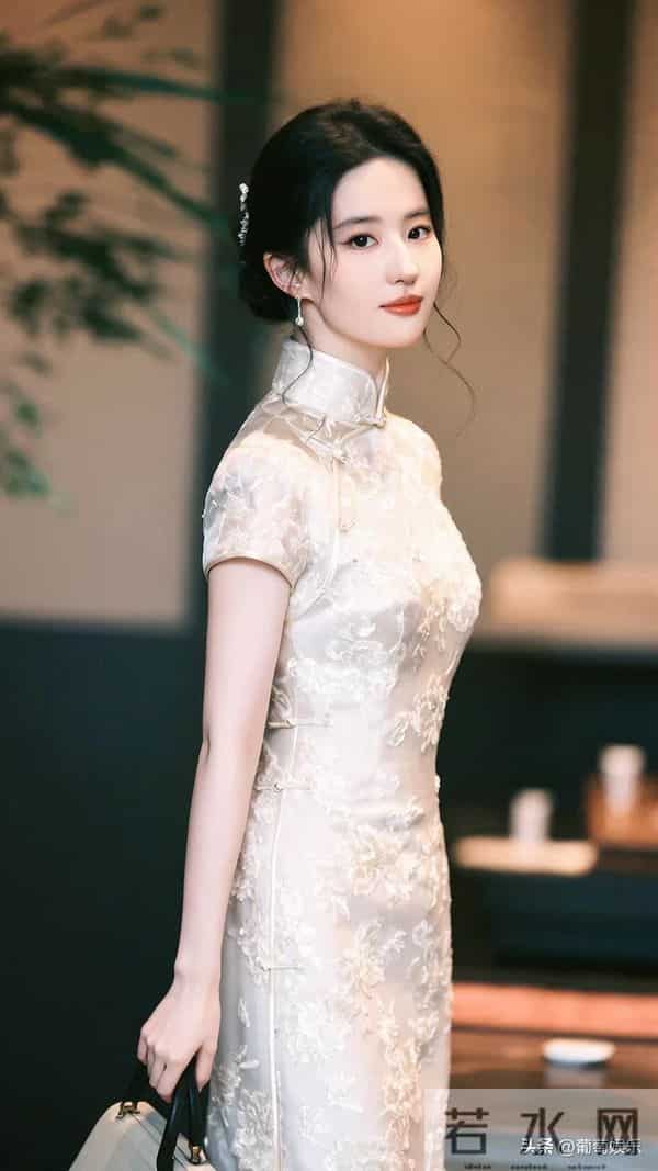 刘亦菲 旗袍穿搭