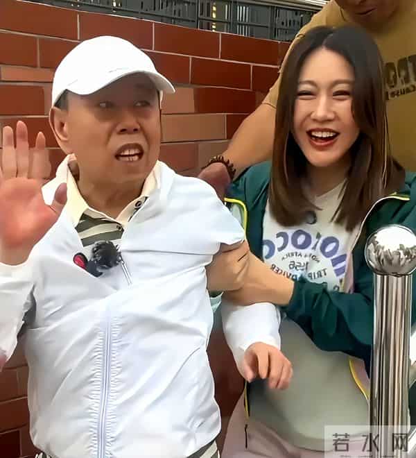 再多钱有什么用?潘长江女儿如今的现状,给所有父母提了个醒