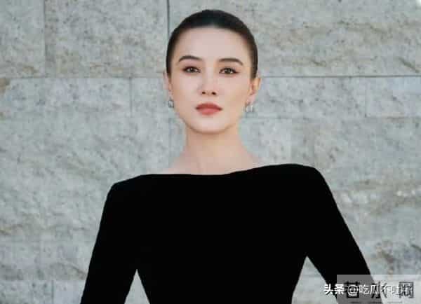 获金鸡影后半月后，宋佳又拿下国际大奖，这一次让娱乐圈刮目相看