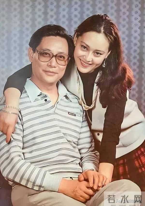 大宋佳现身上戏80年校庆,63岁状态依旧惊艳,比利时老公未现身