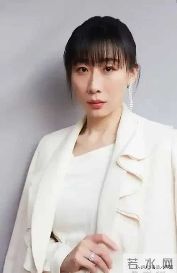 “一尿”成名，被嘲“驴脸”的37岁任素汐，凭什么能够一火再火